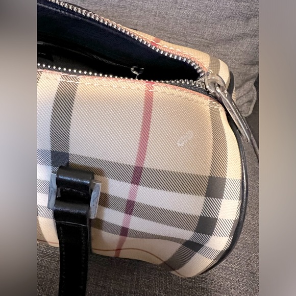 Vintage Burberry Nova Check Barrel Bag - Picture 8 of 12